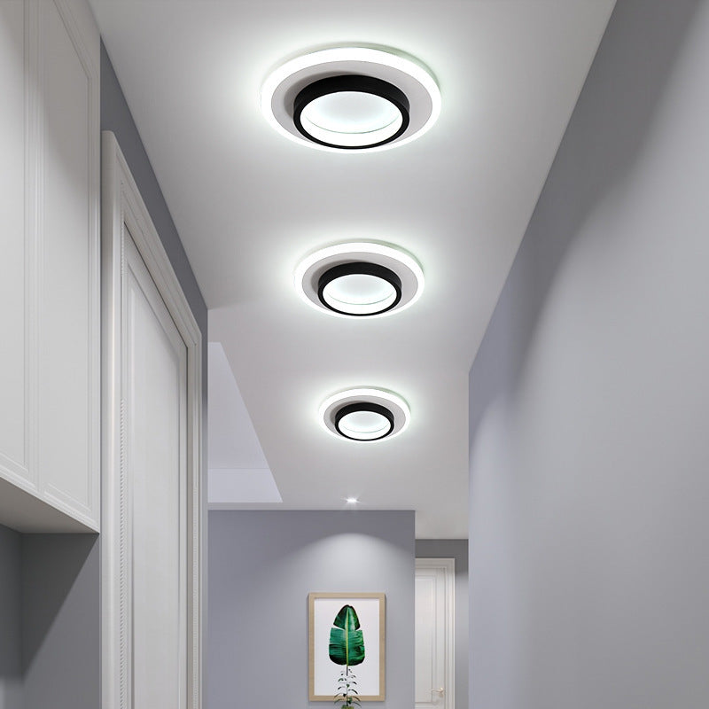 Surface-Mounted Ceiling Light – Modern & Versatile