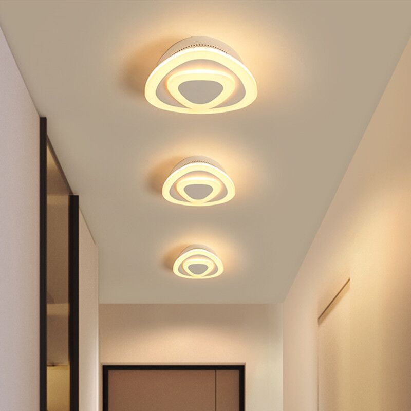 Surface-Mounted Ceiling Light – Modern & Versatile